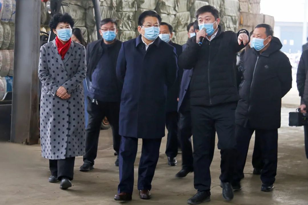 【集團動態(tài)】提質(zhì)增效強龍頭、助力發(fā)展高質(zhì)量-市委書記朱是西到南陽仙草健康集團調(diào)研